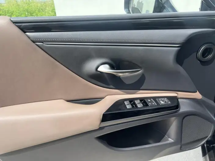 Lexus ES 2021 Model 200 Superior Edition – фото 16