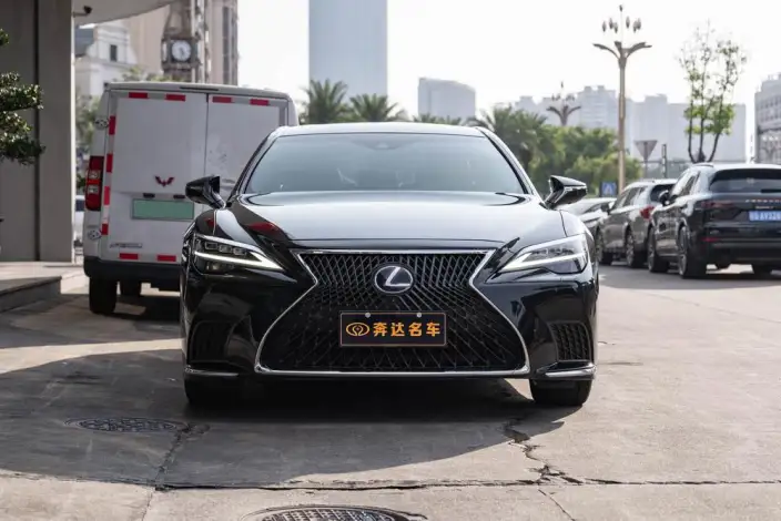 Lexus LS 2021 Model 500h Deluxe Edition – фото 2