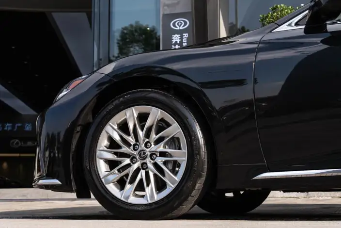 Lexus LS 2021 Model 500h Deluxe Edition – фото 11