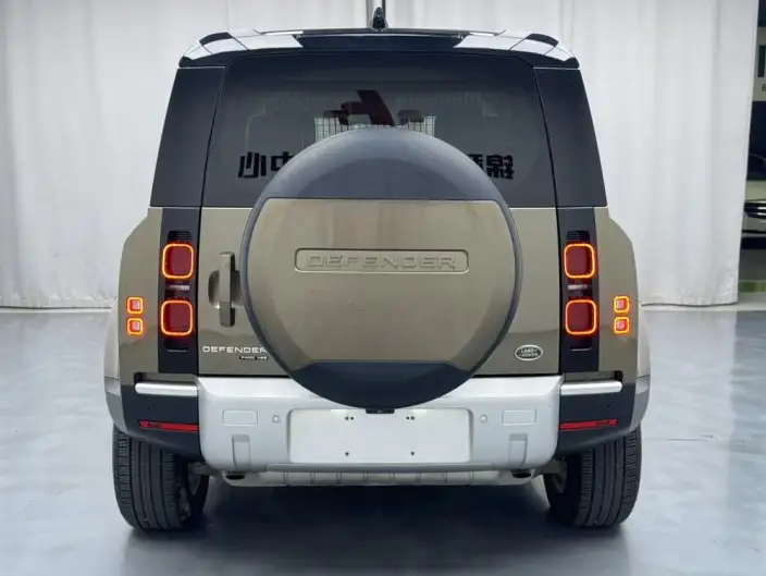 Land Rover Defender 2020 Model 110 P400 HSE – фото 5