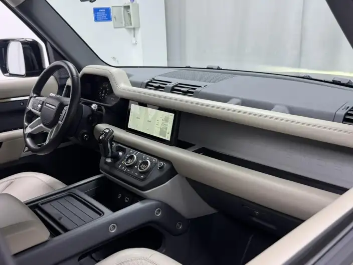 Land Rover Defender 2020 Model 110 P400 HSE – фото 14