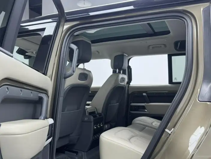 Land Rover Defender 2020 Model 110 P400 HSE – фото 16