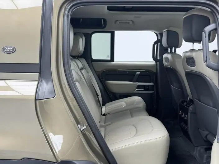 Land Rover Defender 2020 Model 110 P400 HSE – фото 17