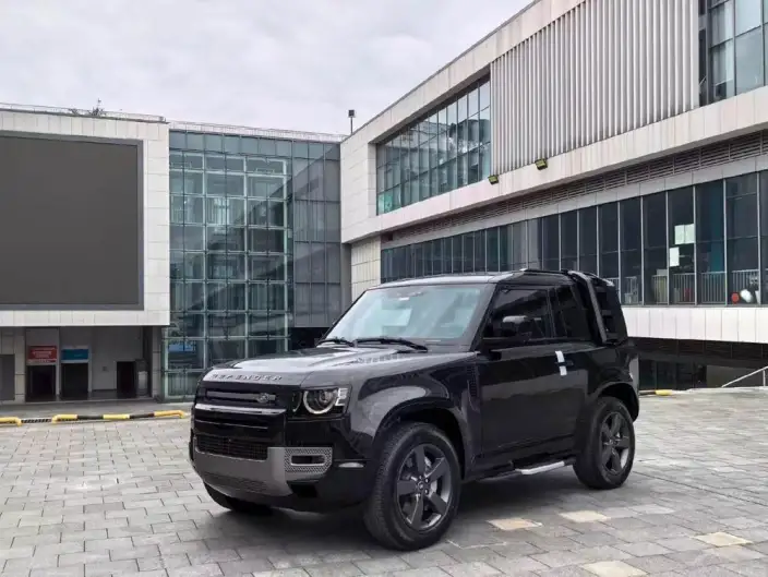Land Rover Defender 2025 Model 90 3.0T P400 X-Dynamic HSE – фото 1