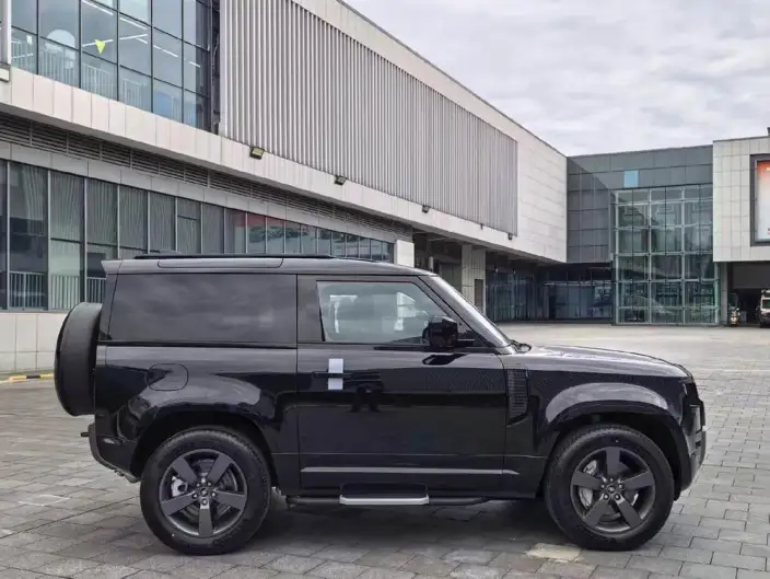 Land Rover Defender 2025 Model 90 3.0T P400 X-Dynamic HSE – фото 4