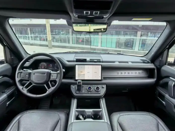 Land Rover Defender 2025 Model 90 3.0T P400 X-Dynamic HSE – фото 5