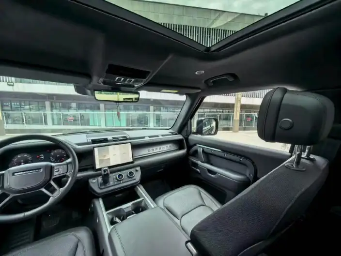 Land Rover Defender 2025 Model 90 3.0T P400 X-Dynamic HSE – фото 7
