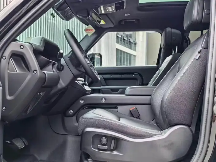 Land Rover Defender 2025 Model 90 3.0T P400 X-Dynamic HSE – фото 8