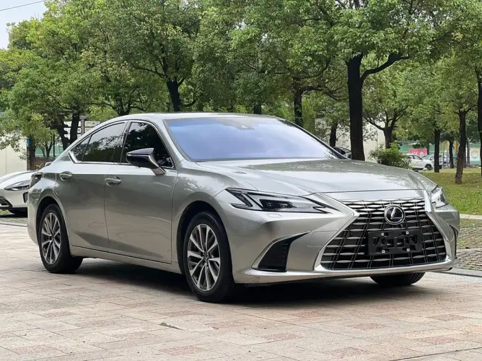 Lexus ES 2025 Model 300h Premium – фото 3