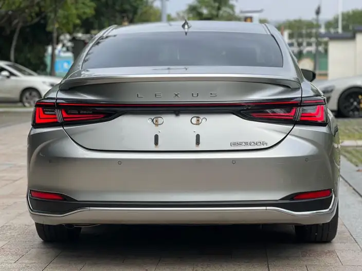 Lexus ES 2025 Model 300h Premium – фото 6