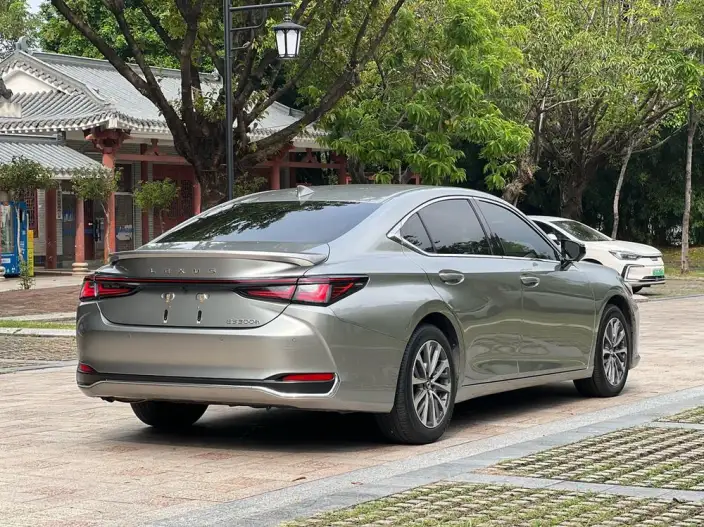 Lexus ES 2025 Model 300h Premium – фото 7