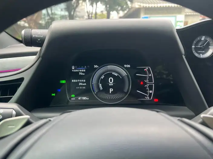 Lexus ES 2025 Model 300h Premium – фото 15