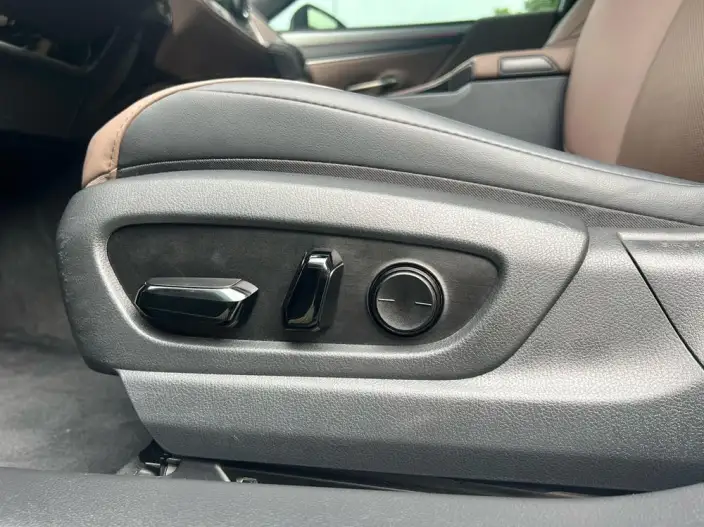 Lexus ES 2025 Model 300h Premium – фото 20