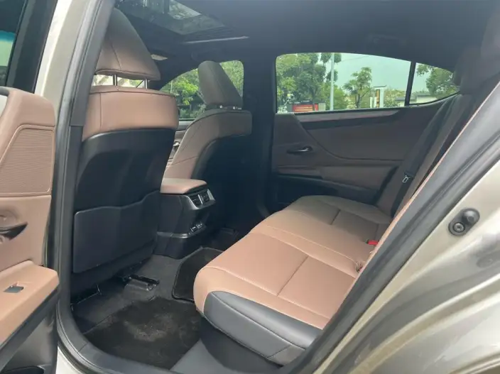 Lexus ES 2025 Model 300h Premium – фото 22