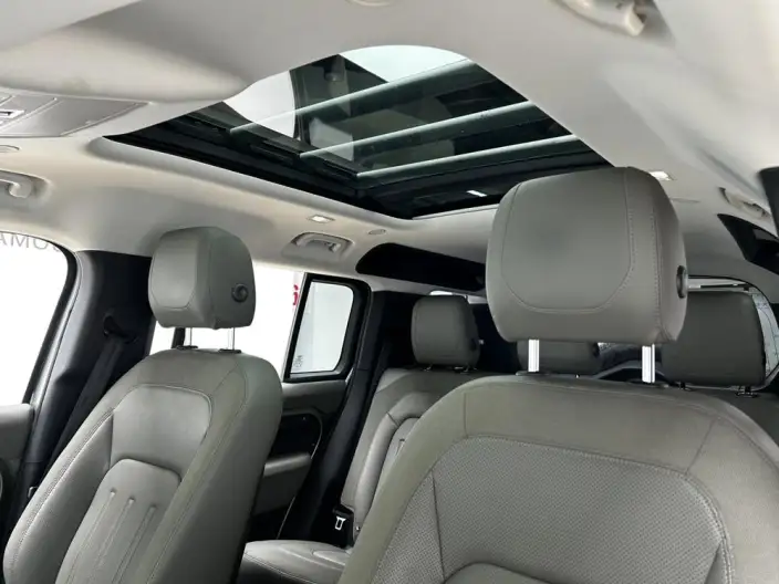 Land Rover Defender 2020 Model 110 P400 SE – фото 22