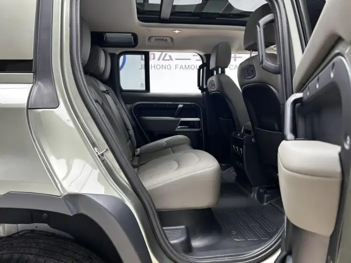 Land Rover Defender 2020 Model 110 P400 SE – фото 24