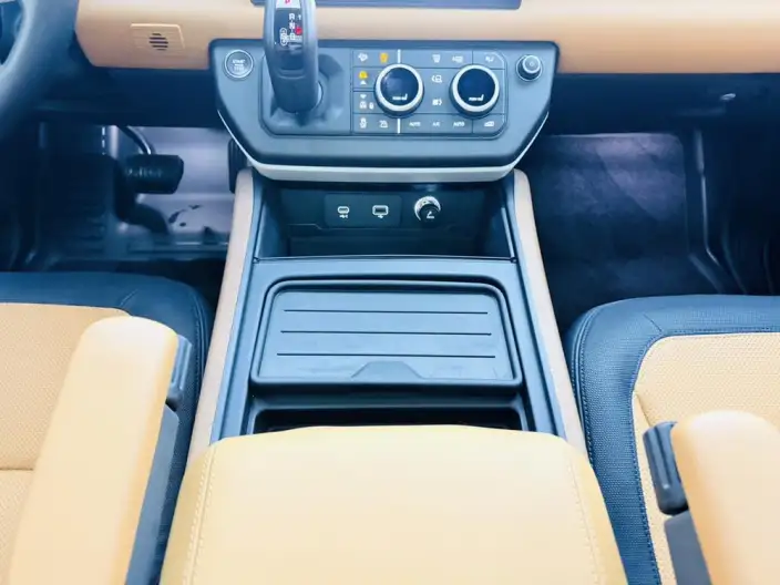 Land Rover Defender 2024 Model 110 3.0T P400 X-Dynamic HSE – фото 16