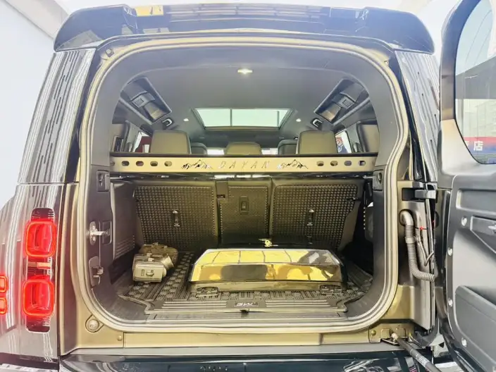 Land Rover Defender 2024 Model 110 3.0T P400 X-Dynamic HSE – фото 26