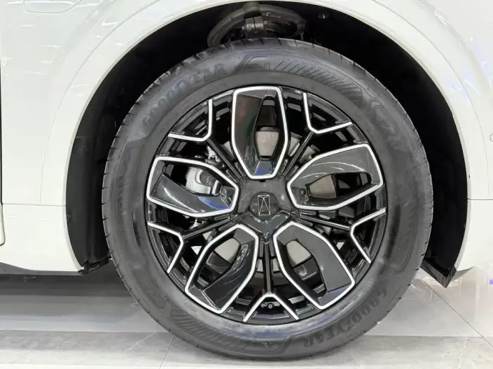 Avatr 07 L 2027 Model Max+ EV Edition – фото 7