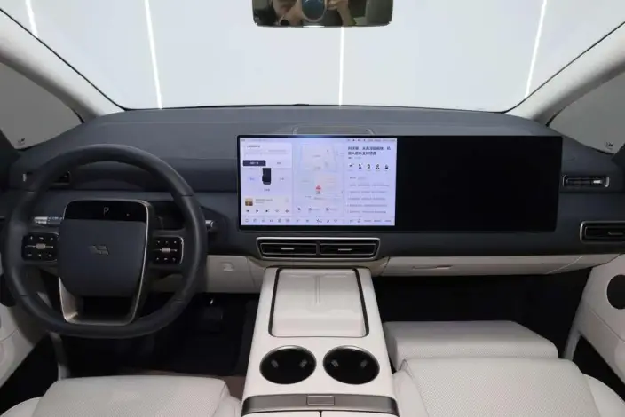 Li Auto MEGA 2025 Model Home Family Special Edition – фото 16
