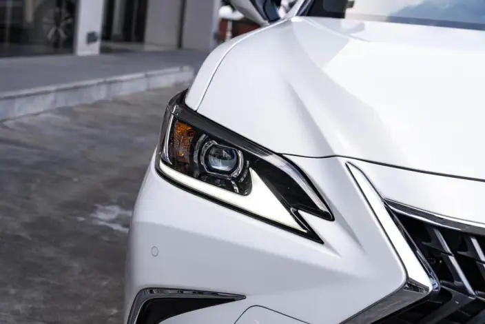 Lexus ES 2022 Model 300h Superior Edition – фото 6