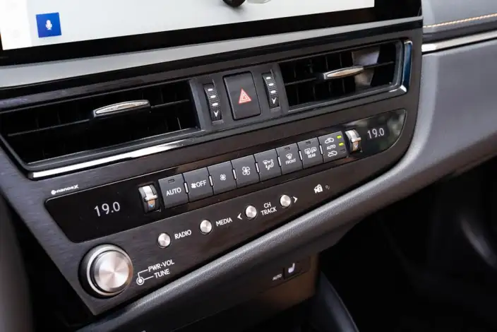Lexus ES 2022 Model 300h Superior Edition – фото 8