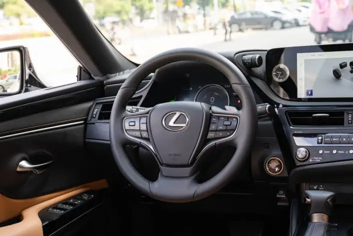 Lexus ES 2022 Model 300h Superior Edition – фото 16