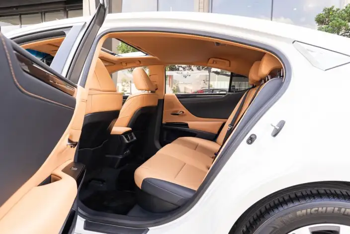 Lexus ES 2022 Model 300h Superior Edition – фото 22
