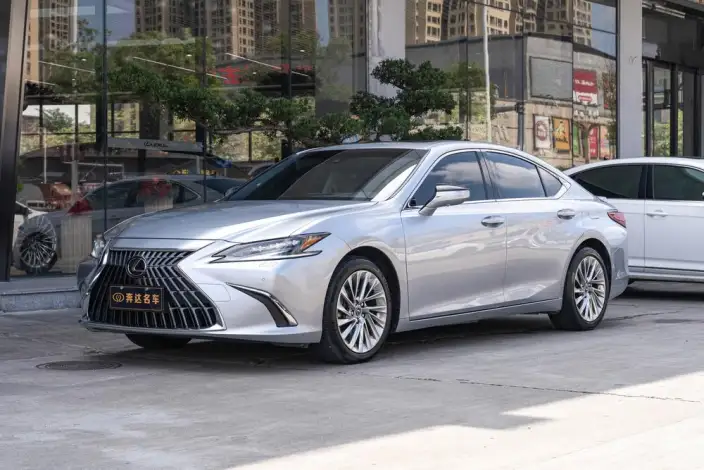 Lexus ES 2022 Model 300h Executive Edition – фото 1