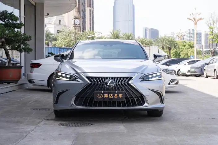 Lexus ES 2022 Model 300h Executive Edition – фото 2