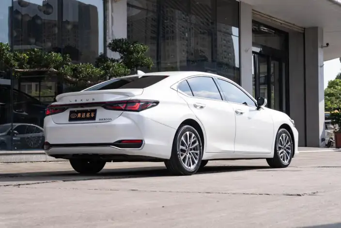 Lexus ES 2025 Model 300h Premium – фото 5