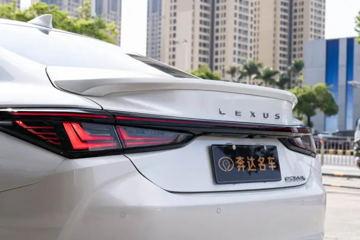 Lexus ES 2025 Model 300h Premium – фото 7