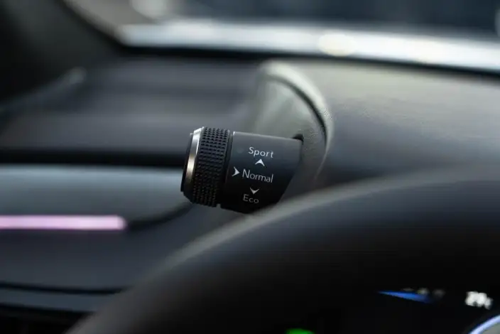 Lexus ES 2025 Model 300h Premium – фото 16