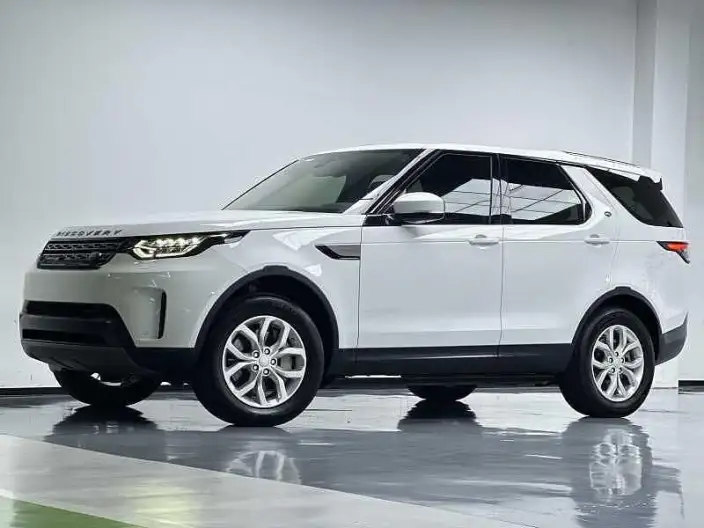 Land Rover Discovery 2020 Model 3.0 V6 SE – фото 1