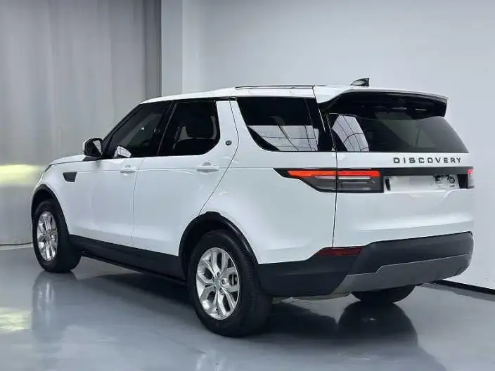 Land Rover Discovery 2020 Model 3.0 V6 SE – фото 3