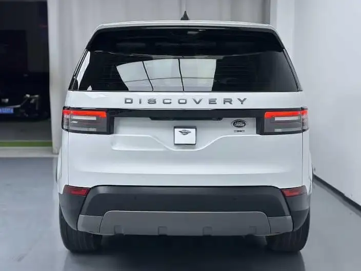 Land Rover Discovery 2020 Model 3.0 V6 SE – фото 4