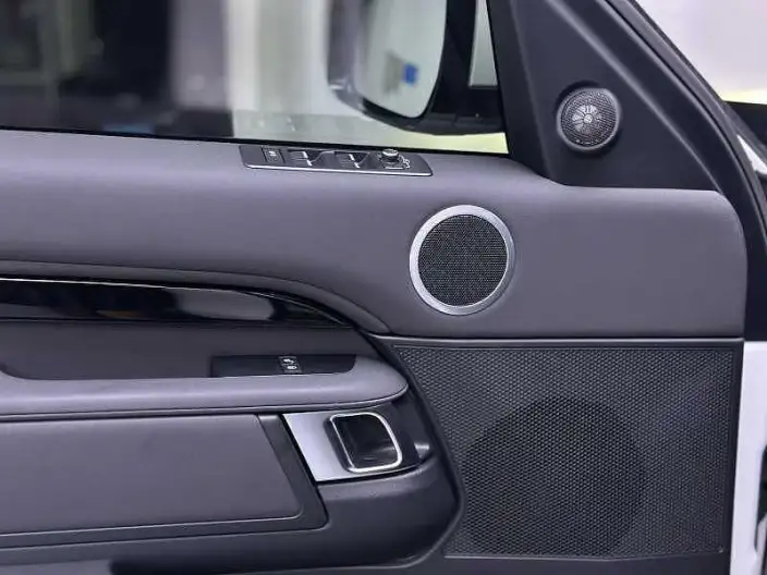 Land Rover Discovery 2020 Model 3.0 V6 SE – фото 7