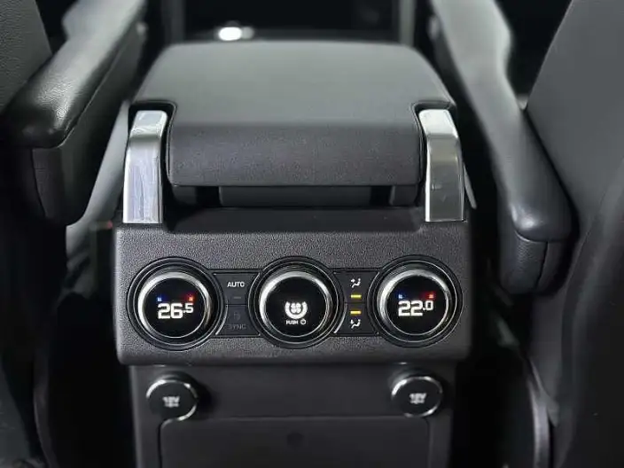 Land Rover Discovery 2020 Model 3.0 V6 SE – фото 8