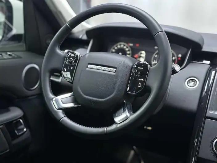Land Rover Discovery 2020 Model 3.0 V6 SE – фото 11