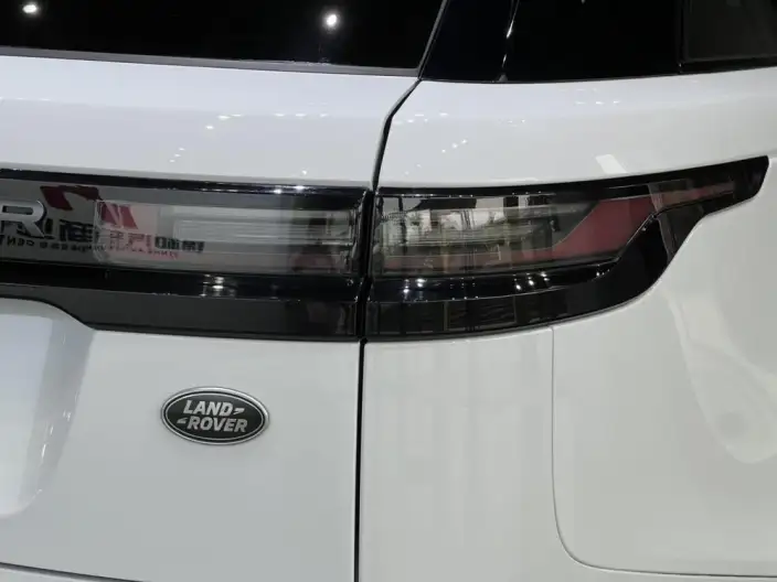 Range Rover Velar 2024 Model Dynamic SE – фото 8