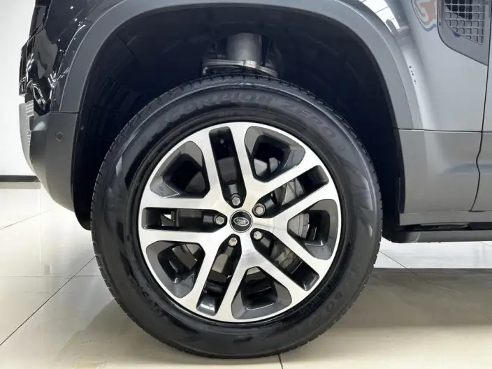 Land Rover Defender 2023 Model 130 3.0T P400 HSE – фото 9