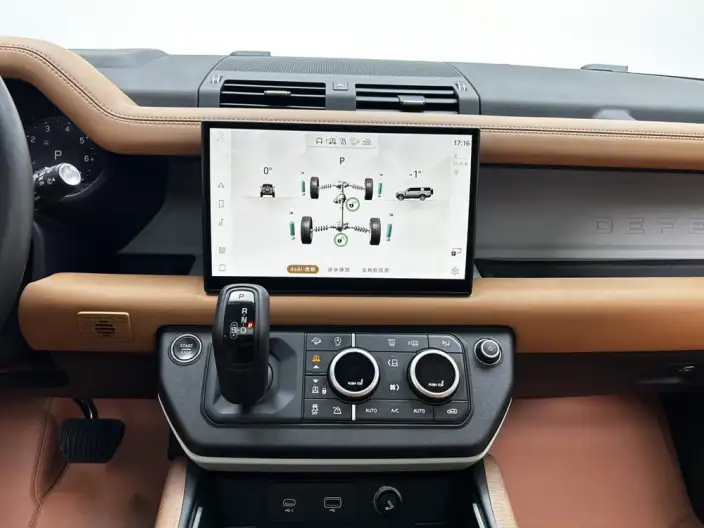 Land Rover Defender 2023 Model 130 3.0T P400 HSE – фото 16