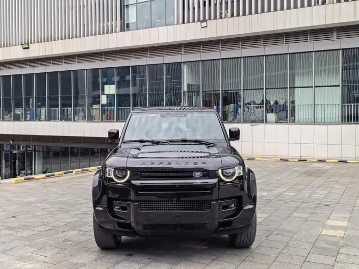 Land Rover Defender 2023 Model 90 3.0T P400 XS