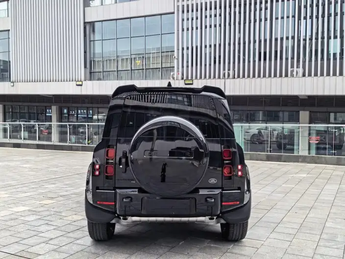 Land Rover Defender 2023 Model 90 3.0T P400 XS – фото 6