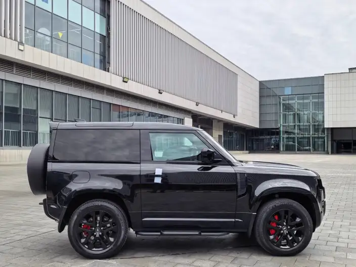Land Rover Defender 2023 Model 90 3.0T P400 XS – фото 8