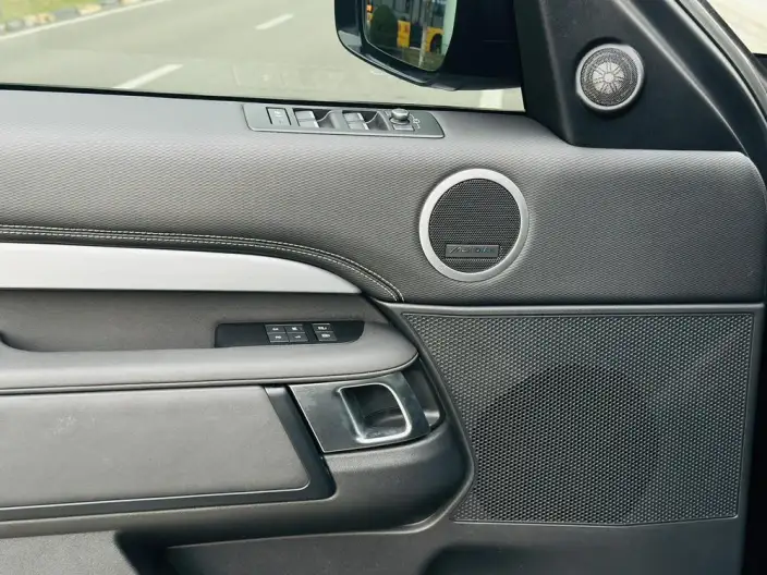 Land Rover Discovery 2021 Model 360PS R-Dynamic SE – фото 4