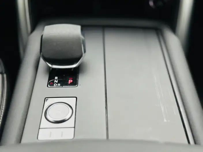 Land Rover Discovery 2021 Model 360PS R-Dynamic SE – фото 9