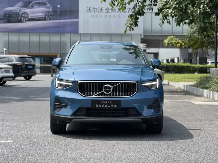 Volvo XC40 2025 Model B3 Smart Range Deluxe Edition – фото 2