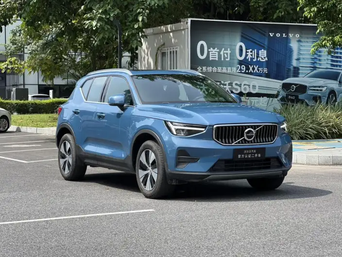 Volvo XC40 2025 Model B3 Smart Range Deluxe Edition – фото 3