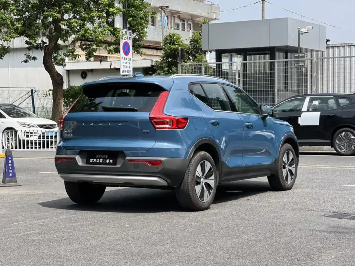 Volvo XC40 2025 Model B3 Smart Range Deluxe Edition – фото 5